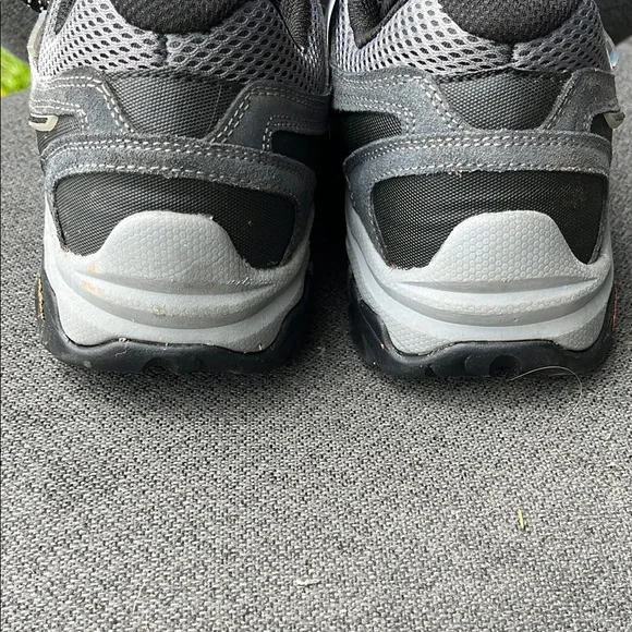 Hi-Tec Men's Gray and Black Hiking Shoes - Picture 3 of 5